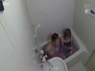 [中文字幕]IENF-275素人女子大生限定！狭いお風呂で密着混浴体験してもらえませんか！？火照る身体！おっぱいポロリ！第06集