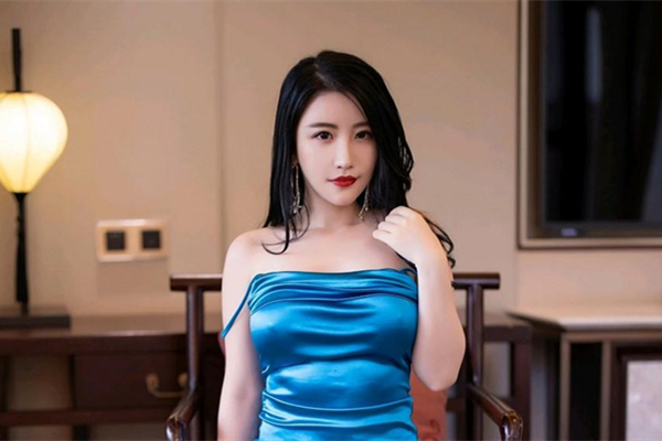 約炮身材超好的坚挺巨乳美女幼師