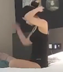 兼職瑜伽教練 這小舌頭真靈活 挑戰最近鏡頭距離拍攝 遇到對手了干得激情四射