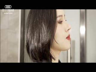 轻熟女换上情趣内衣，高跟丝袜诱惑男友打炮，先口硬了再上位骑乘