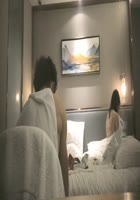 满背纹身眼镜妹子，近距离特写口交后入抬腿侧入猛操