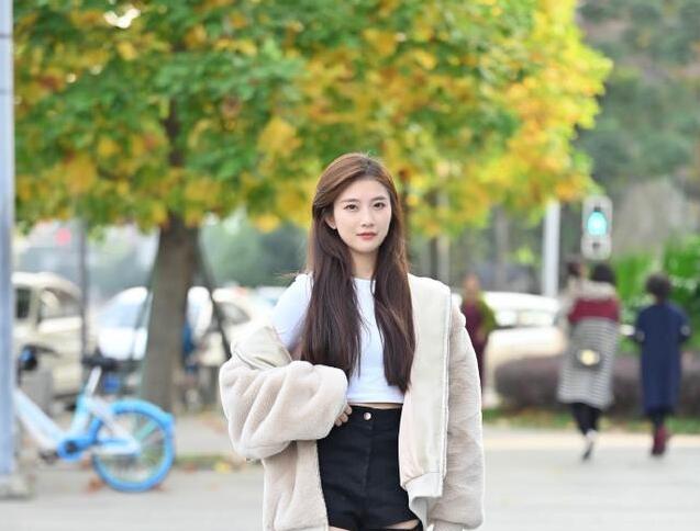 小宝寻花黑靴牛仔裤笑起来甜美妹子舌吻舔弄奶头按头口交上位骑坐侧入抽插大力猛操