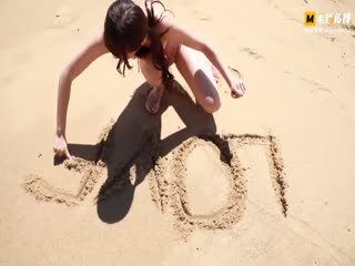 颜值嫩模野外露出写真！唯美诱人！