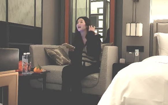 老探花回归首秀3P高端极品女神解锁各种姿势门票188再创经典永远只做高颜值