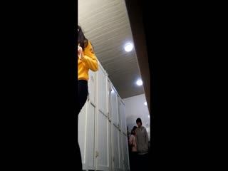 zipai#某站流出高校女厕近距离偷拍貌似刚上完体育课还穿着运动装