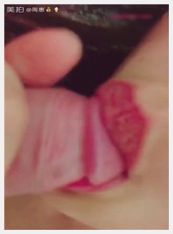 性感漂亮的姐姐自慰不满足想要被操偷偷掀开表弟被子吃硬JJ后坐上面淫叫