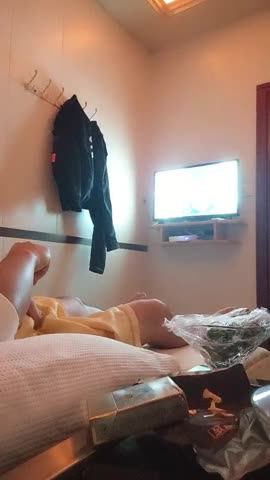 专干女技师按摩房调情啪啪，骑在身上摸奶子一顿舔，特写口交扶着墙后入，隔壁唱歌这边啪啪啪猛顶