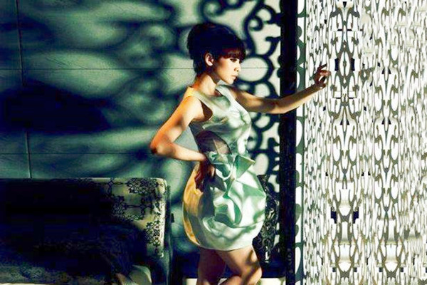 深夜约良家25岁美女被脱光瘫软无力高潮阵阵迷失性爱快感