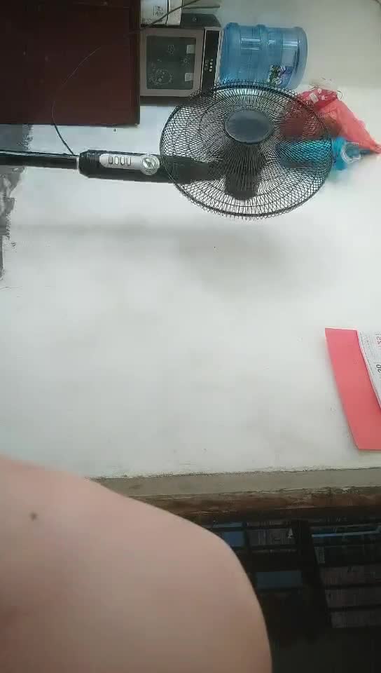 城中村嫖妓相中才外面回百元的大波妹子