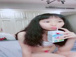 瘦小兼职小少妇被干的呻吟被操到吃不消