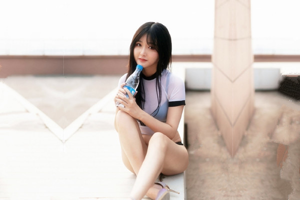 专搞人妻少妇扒下裤子猛扣骚穴美腿苗条身材抱起来爆操