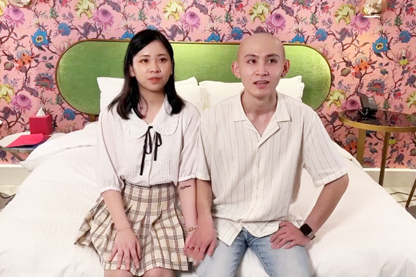 男人带21岁美鲍女友来找性爱教练学习更多床技