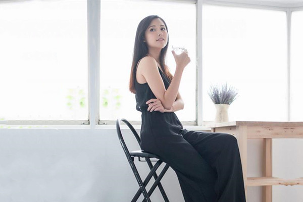 台湾性感美女和男友约在酒店啪啪