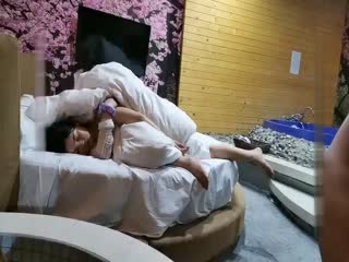 【花和尚探花】情趣酒店约炮年轻妹子