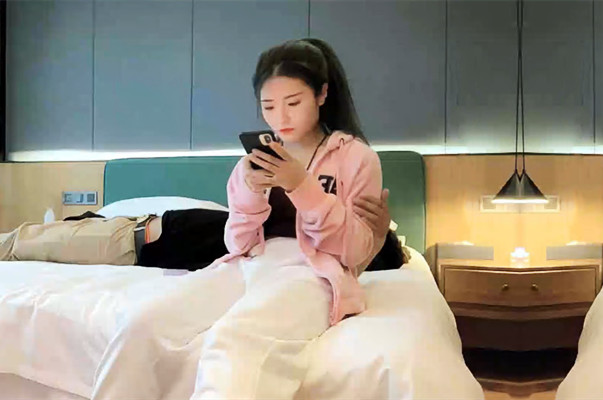 探花大神回归依旧高品质极品顔值骑坐马尾外围妹每种姿势來一遍骑乘打桩机