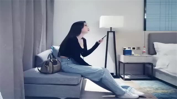 全国探花约炮极品丰满长发骚妹 酒店狂干猛操内射白浆狂喷