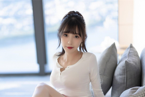 再战96年背着男友出来约会的主播女神丝袜兔女郎装啪啪