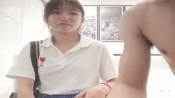 千人斩探花狂操极品学生妹 白皙嫩肉苗条身材疯狂输出