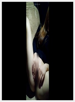 高颜值外围女素质女主播勾搭开黑车的中年大叔车里无套啪啪尖叫呻吟