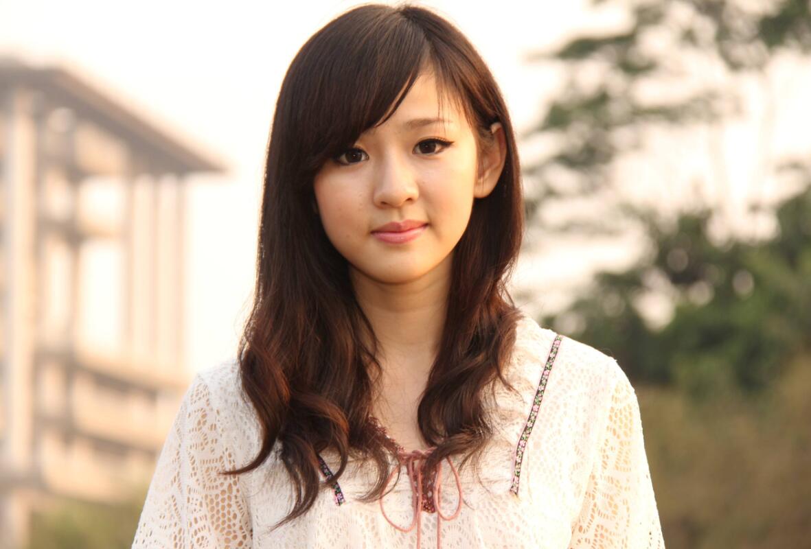 操大二學生妹輕輕挑逗性欲就起來了羞澀又享受的呻吟