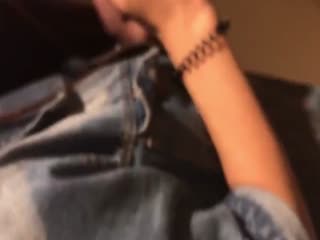 不穿内裤逛商场.洗手间里来一炮.“我是骚逼舒服吗？”完美露脸