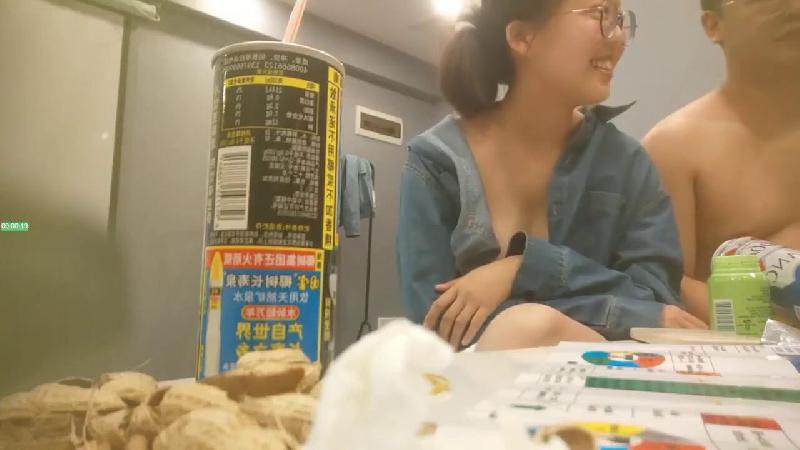 【換妻游戲呀】今夜3對夫妻年度換妻淫亂盛宴顏值都不錯互相舔胸摸逼交換伴侶激情無限