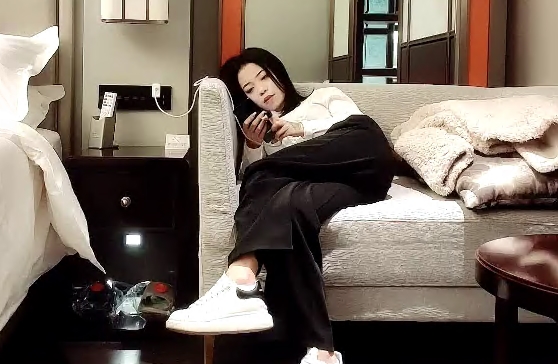 新人探花势头挺猛再约漂亮小姐姐身材苗条娇小玲珑抠穴舌吻啪啪浪叫连连精彩佳作