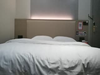 24岁小护士短发清秀肤白水多超近距离特写骚穴后入表情精彩佳作