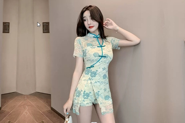 搞沐足女技师骑乘位磨蹭骚逼对准一下捅入抽插主动快速套弄