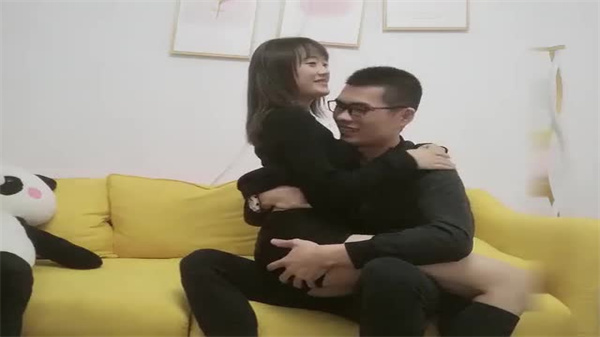 高价网约极品00后小姐姐，巨乳嫩穴任玩爆操内射