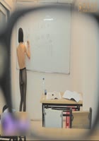 舍得妹露脸演老师不穿衣服上课