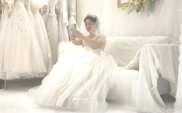 今日主题我们结婚了和骚女婚纱店里操逼穿上婚纱先拍照再开干大屁股后入爆操