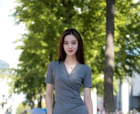 美乳性感大美女啪啪把蝴蝶美穴玩的流淫水后69侧插后入各种体位狠狠干