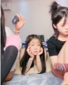 双飞姐妹同时高潮，巨乳姐妹花共侍一夫 20230515-000554-086