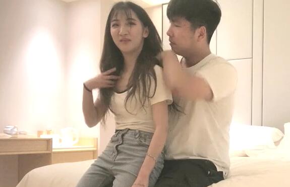 最近爱上初恋脸身姿曼妙柳腰翘臀数一数二的超高颜值服务态度特别好激烈做爱太舒服了妹子脚趾都紧缩着