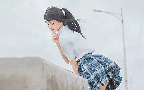 JK少女沙发阳具玩嗨特写抽插临界点勾弄G点狂潮涌出完美高潮
