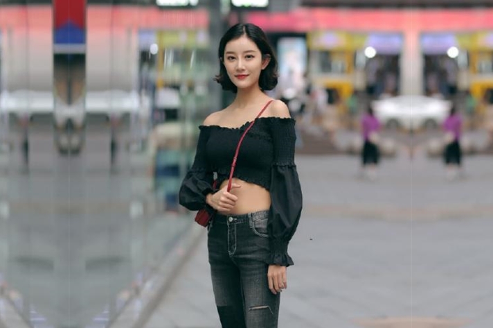 新晋探花约大二学生妹超清画质苗条青春小姐姐鲍鱼近景展示啪啪