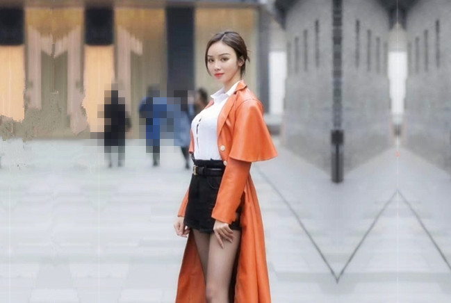 网恋奔现极品小少妇被扑倒在床深情舌吻啪啪