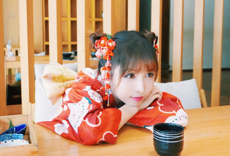 嫩妹福利姬涂鸦少女自慰和服真诱人