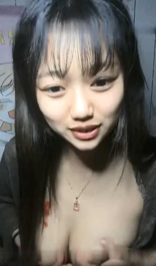 男友说他痒了想看看我，只好拍成短片给他