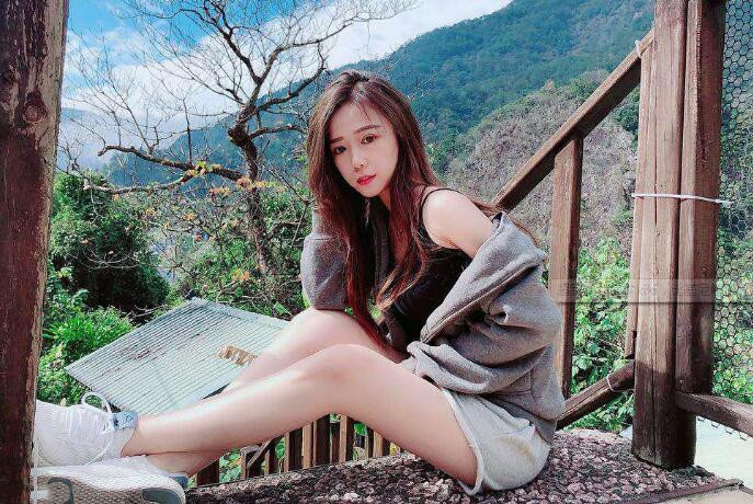 车友18岁性感S型极品女朋友吵架后约我出来兜风太漂亮忍不住给啪啪啪了