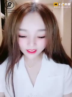 网红凌菲儿主播（1）用胡萝卜自慰！抽插骚逼的画面看的一清二楚！