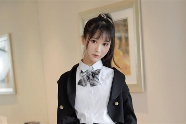 楼道激情大战童颜巨乳极品混血小萝莉口爆吞精