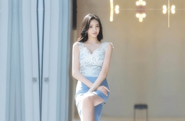 约操小少妇小圆臀抱起来插太带劲啪啪娇喘不停连干两炮