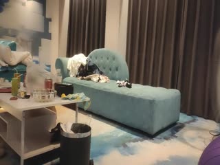 忽悠给买手机约来小少妇，趴在健身球上揉穴，跪在地上舔屌，腰细翘臀后入最后口暴