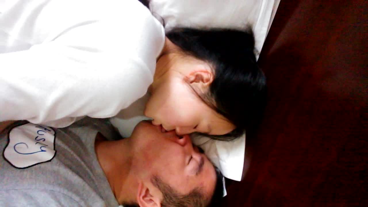 丽江三人行双飞轮操_精壮男操完女友又来到隔壁偷情女友的闺蜜_勇猛冲刺 new