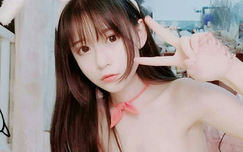 网红嫩妹福利氛围就像仙女下凡般甜蜜四溢带点淫气