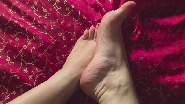 性感ASMR足部按摩和HotwifeVenus dildos足部按摩