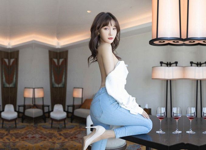 专攻良家小骚货迫不及待揉着奶子舌吻插嘴扣穴很激情扶腰后入爆操