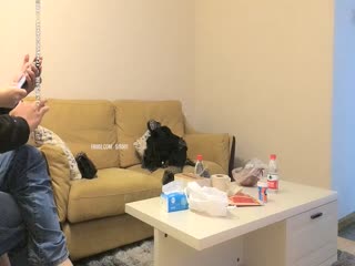 顶级外围女神，长得太漂亮了身材又好，老哥掩不住的激动疯狂输出猛操她，以致操太狠了把套遗漏进逼里